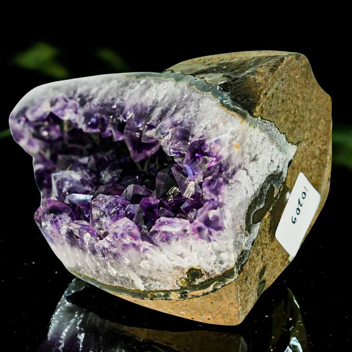 Amethyst Geode AAA Quality – 1020g - Image 4