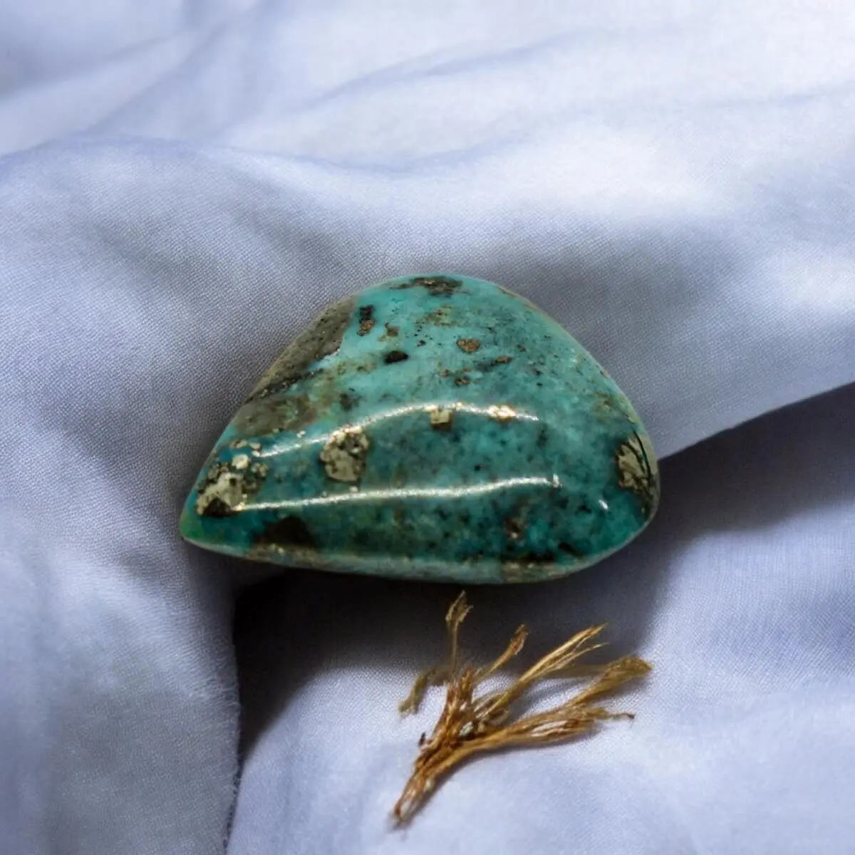 Irani Turquoise Cabochon AAA Quality - Image 4